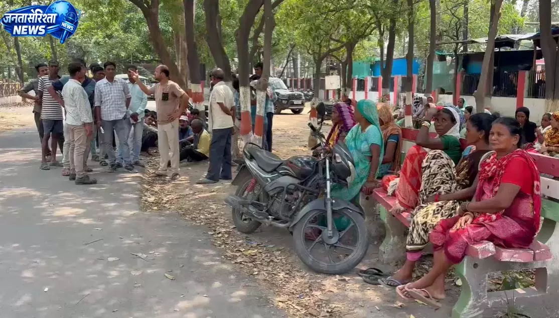 CG: 20 वर्षीय युवती का संदिग्ध हालत में मिला शव, परिजनों ने लगाया हत्या का आरोप CG: 20 वर्षीय युवती का संदिग्ध हालत में मिला शव, परिजनों ने लगाया हत्या का आरोप