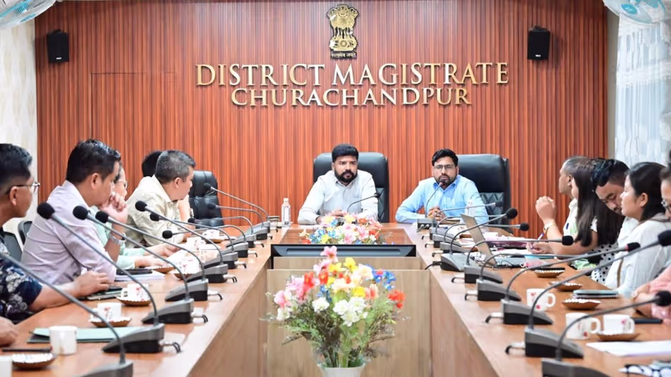 Manipur: चुराचांदपुर में विकास की समीक्षा; जनजातीय मामलों के मंत्रालय की बड़ी बैठक Manipur: चुराचांदपुर में विकास की समीक्षा; जनजातीय मामलों के मंत्रालय की बड़ी बैठक
