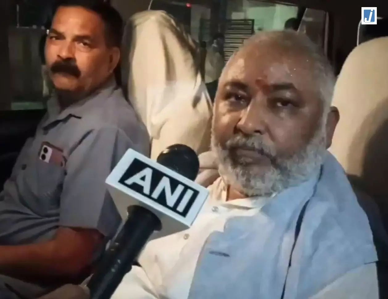 अखिलेश यादव के बयान पर मंत्री दया शंकर सिंह का पलटवार, बोले अखिलेश यादव के बयान पर मंत्री दया शंकर सिंह का पलटवार, बोले