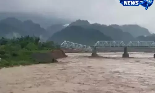 Assam: धेमाजी में बाढ़, नदी तट कटाव से ट्रेन सेवाएं रुकीं