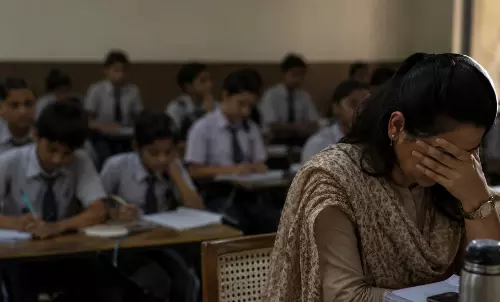 जब डर स्टाफ रूम में प्रवेश करता है, तो सीखना कक्षा से बाहर चला जाता है