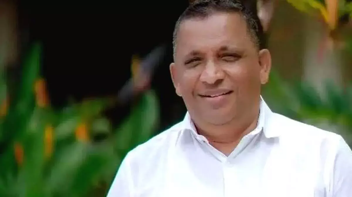 Kuttanad के MLA रेजी चेरियन की कार अलप्पुझा में एक्सीडेंट में, बाइकर गंभीर रूप से घायल