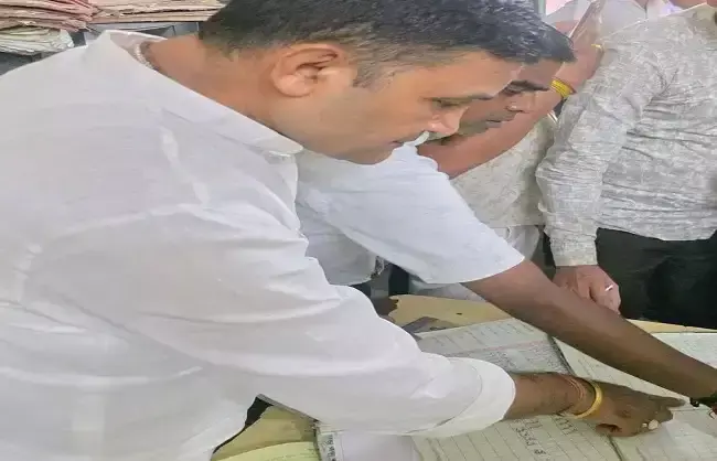 Jaspur: औचक निरीक्षण में कई अधिकारी-कर्मचारी मिले अनुपस्थित