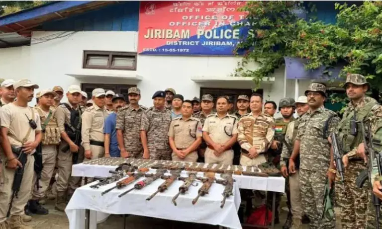 Manipur: बिष्णुपुर और जिरीबाम में भारी मात्रा में हथियार बरामद