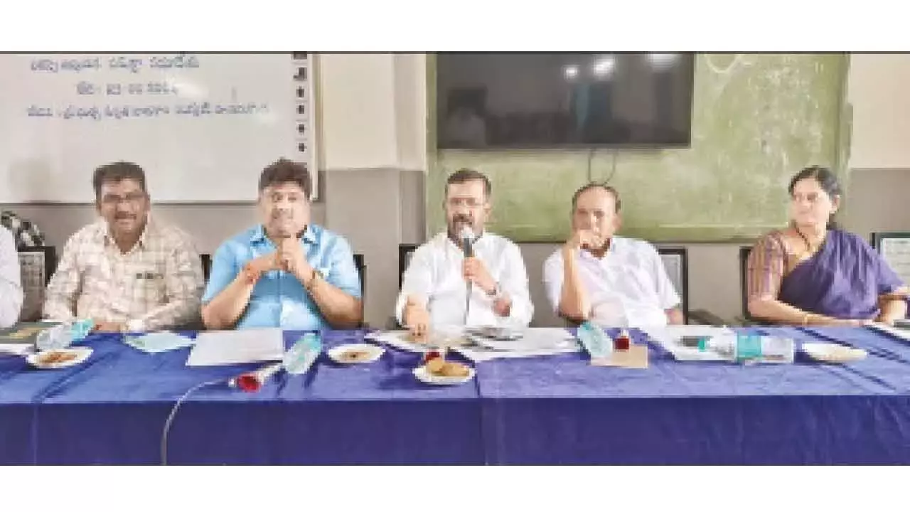 नैनी ने शिक्षा के कमर्शियलाइज़ेशन पर चिंता जताई