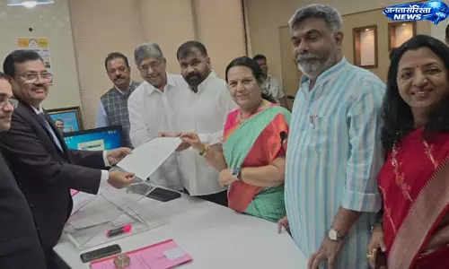 Mumbai : उद्धव गुट को झटका, सचिन अहीर शिंदे गुट में शामिल Mumbai : उद्धव गुट को झटका, सचिन अहीर शिंदे गुट में शामिल