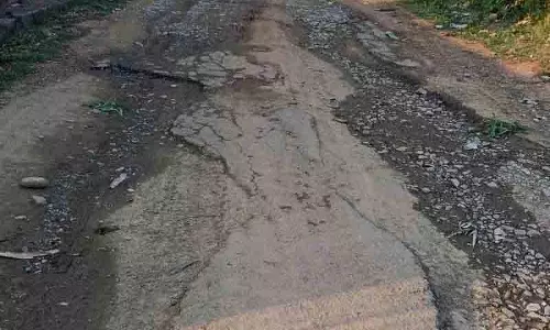 Nurpur में सड़क संकट से लोग परेशान