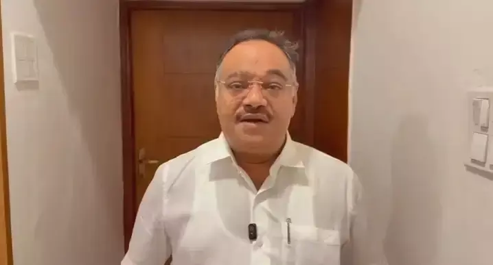 Kolkata: समय और स्वरूप पर सरकार करेगी फैसला: शमिक भट्टाचार्य