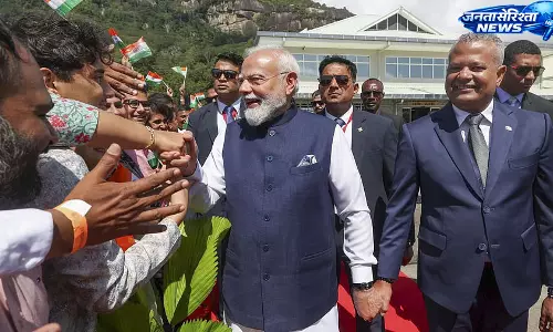 सेशेल्स दौरे में PM Modi ने दिया भारतीय हस्तशिल्प का उपहार