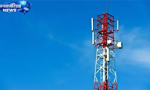 बरसात से पहले दूरसंचार विभाग ठीक कर रहा ऑप्टिकल फाइबर केबल और पोल