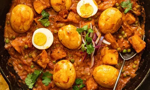 Egg Curry रेसिपी: घर पर बनाएं मसालेदार अंडा करी, आसान तरीका जानें
