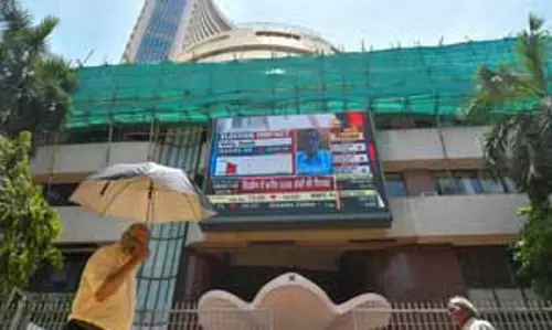 भारतीय शेयर बाजार लाल निशान में बंद, सेंसेक्स 249 अंक फिसला