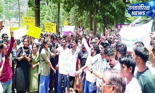 इंसाफ के लिए सडक़ों पर उतरा जनसैलाब