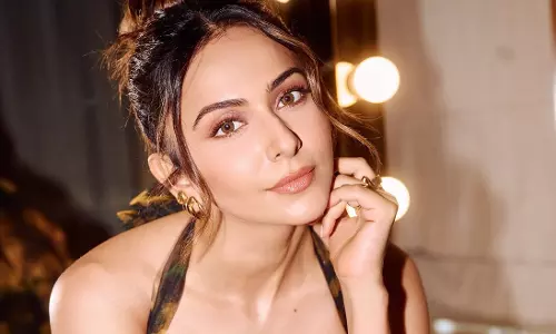 YouTube पर नंबर-1 बनी रकुल प्रीत की फिल्म, अभिनेत्री हुईं भावुक