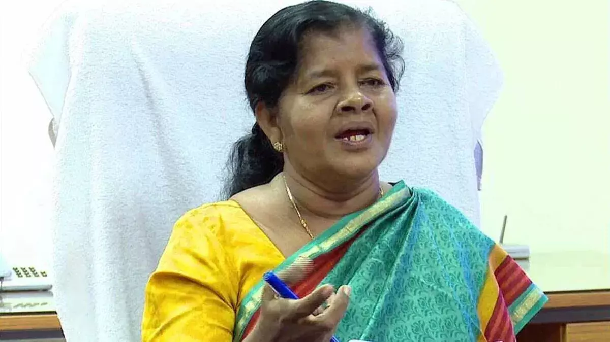 मर्सीकुट्टी अम्मा के बेटे की नियुक्ति की जांच की मांग को लेकर सीएम से शिकायत