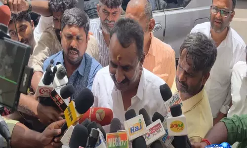 AIADMK में अंदरूनी नाराजगी की अटकलें, एस.बी. वेलुमणि ने वायरल वीडियो पर टिप्पणी से किया इनकार