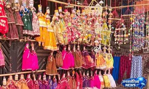 खरीदारी का बड़ा ठिकाना बना Kesarganj Market