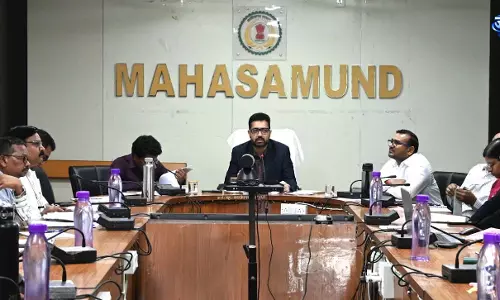 कलेक्टर ने दिए सड़क सुरक्षा से जुड़े निर्देशों का गंभीरता से पालन करने के निर्देश