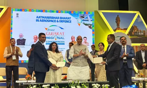 वाइब्रेंट गुजरात समिट में राजनाथ सिंह ने की Gujarat के डिफेंस इकोसिस्टम की सराहना