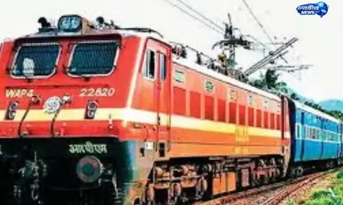 त्योहारी भीड़ के बीच ट्रेनों का विस्तार