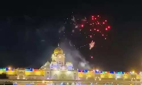 श्री हरगोबिंद सिंह जी के प्रकाश पर्व पर स्वर्ण मंदिर में दीपमाला और आतिशबाजी, भव्य नजारा