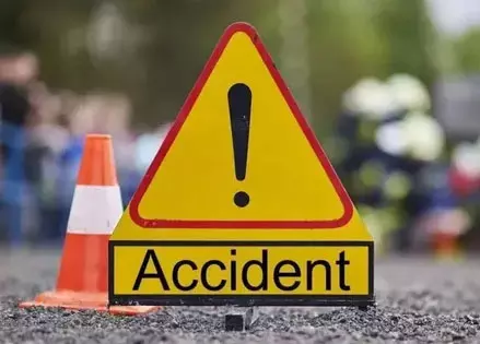 Bhojpur : ट्रक की चपेट में आकर बाइक सवार दंपती की मौत Bhojpur : ट्रक की चपेट में आकर बाइक सवार दंपती की मौत