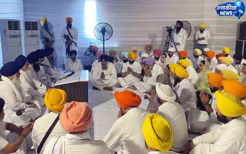 Amritsar सिख विधायकों की बैठक में अहम फैसला Amritsar सिख विधायकों की बैठक में अहम फैसला