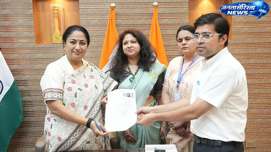 दिल्ली में वोटर लिस्ट का स्पेशल इंटेंसिव रिवीजन शुरू, CM ने भरा एन्यूमरेशन फॉर्म दिल्ली में वोटर लिस्ट का स्पेशल इंटेंसिव रिवीजन शुरू, CM ने भरा एन्यूमरेशन फॉर्म