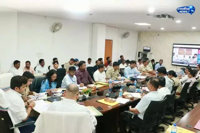 प्रशासन अलर्ट: त्योहारों और परीक्षा से पहले तैयारी तेज प्रशासन अलर्ट: त्योहारों और परीक्षा से पहले तैयारी तेज