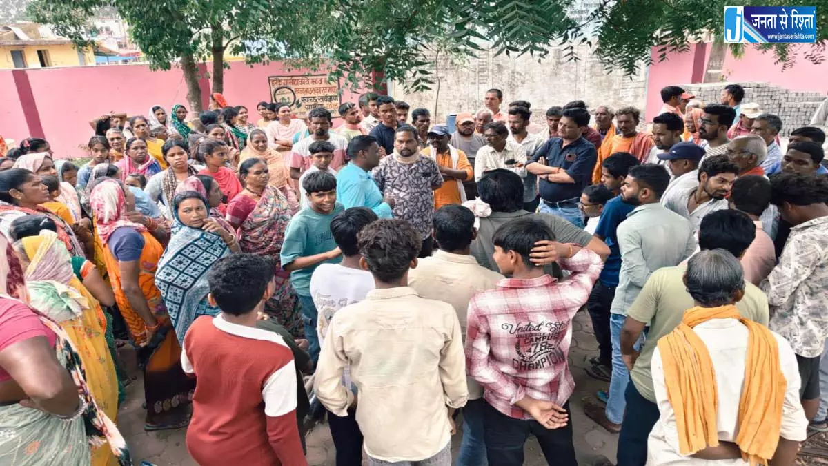 कोलियारी में भी नकटी गांव जैसे हालात, अतिक्रमण हटाने पहुंची है राजस्व टीम कोलियारी में भी नकटी गांव जैसे हालात, अतिक्रमण हटाने पहुंची है राजस्व टीम