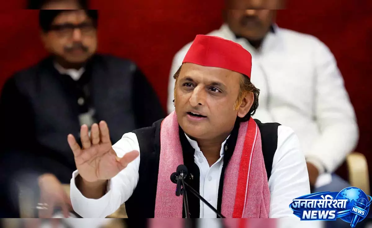 UP चुनाव 2027 से पहले सपा में बढ़ी राजनीतिक गर्मी UP चुनाव 2027 से पहले सपा में बढ़ी राजनीतिक गर्मी