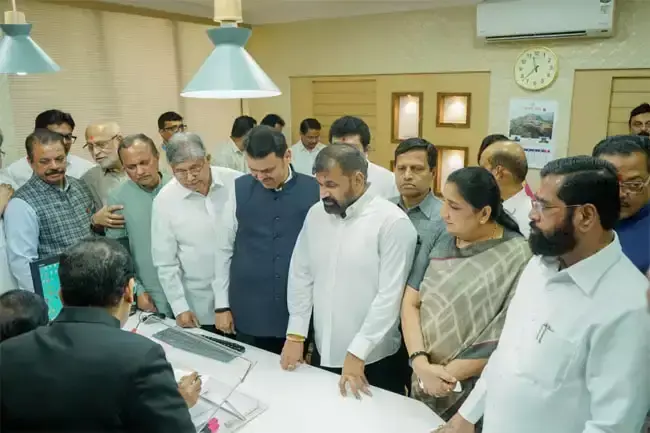 Mumbai: विधान परिषद उपसभापति पद के लिए सचिन अहीर ने भरा नामांकन Mumbai: विधान परिषद उपसभापति पद के लिए सचिन अहीर ने भरा नामांकन