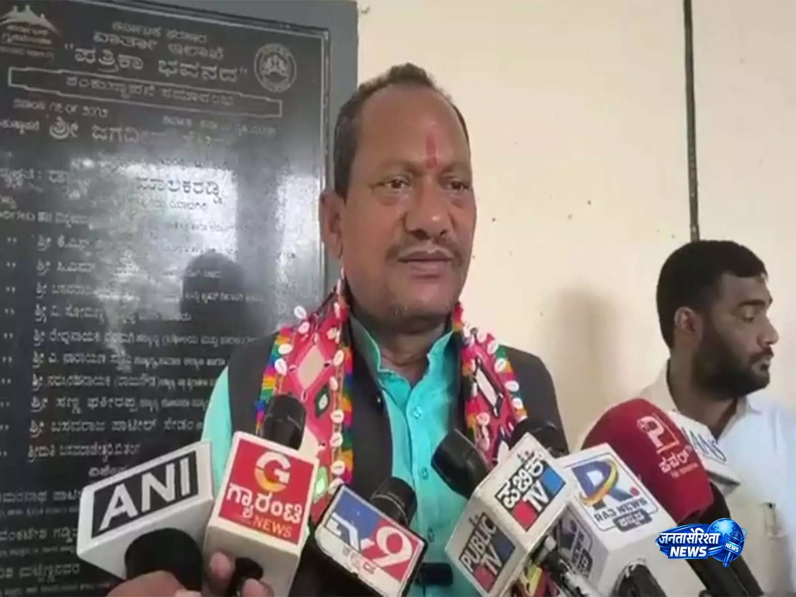 वोटर लिस्ट शुद्धिकरण का समर्थन, SIR पर कांग्रेस के आरोपों को बताया निराधार: प्रभु चौहान वोटर लिस्ट शुद्धिकरण का समर्थन, SIR पर कांग्रेस के आरोपों को बताया निराधार: प्रभु चौहान
