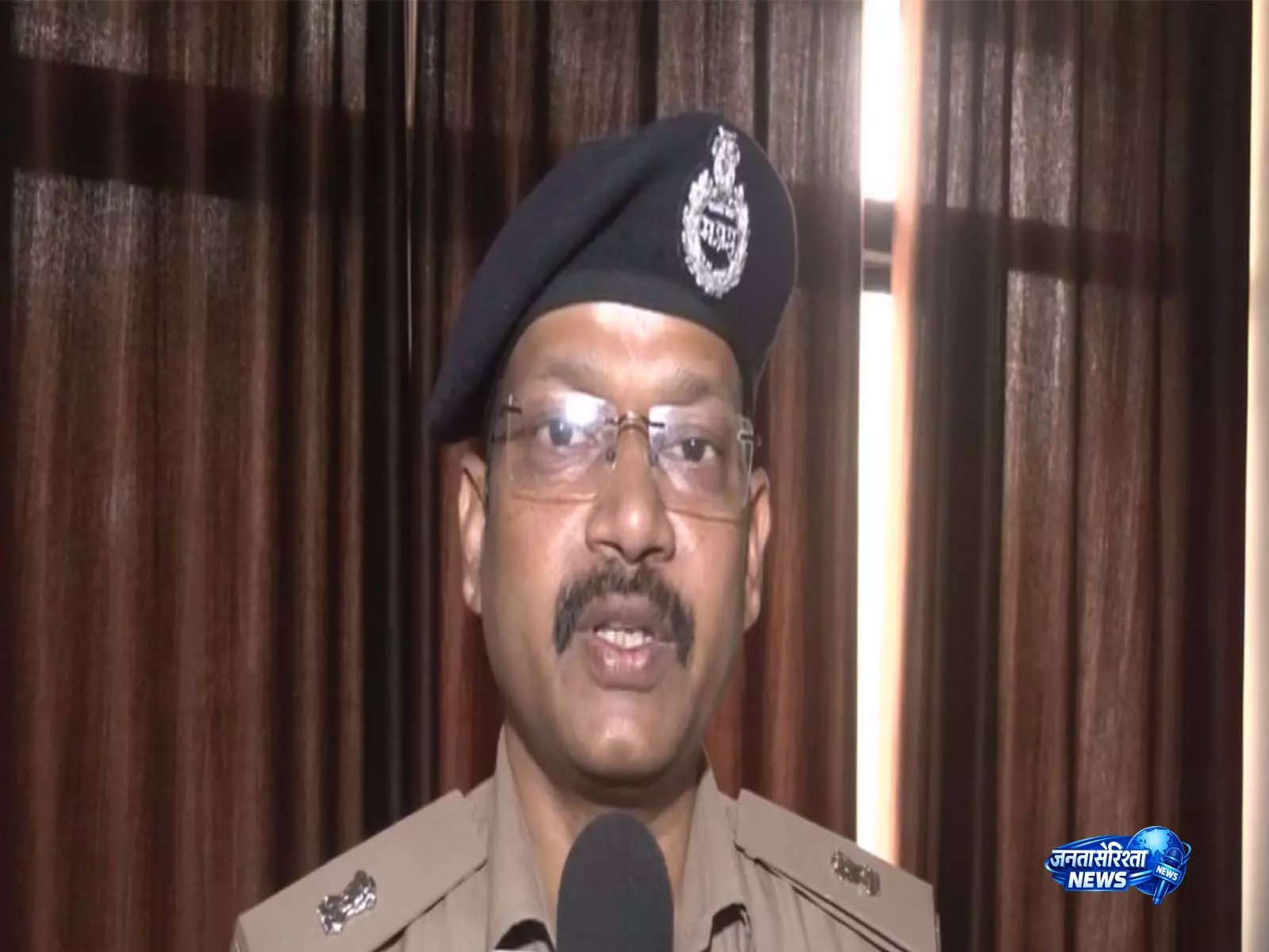 Gwalior में घरेलू विवाद के दौरान महिला ने पति पर उबलता पानी डाला, केस दर्ज Gwalior में घरेलू विवाद के दौरान महिला ने पति पर उबलता पानी डाला, केस दर्ज