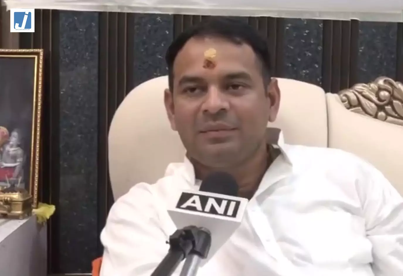 JJD अध्यक्ष ने किया स्वागत, कहा- संगठन को मजबूत बनाने में महिलाओं की भूमिका अहम JJD अध्यक्ष ने किया स्वागत, कहा- संगठन को मजबूत बनाने में महिलाओं की भूमिका अहम