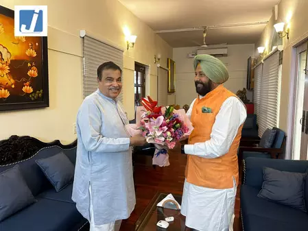 पंजाब भाजपा प्रमुख ने नितिन गडकरी से की मुलाकात, इंफ्रास्ट्रक्चर प्रोजेक्ट्स पर हुई चर्चा पंजाब भाजपा प्रमुख ने नितिन गडकरी से की मुलाकात, इंफ्रास्ट्रक्चर प्रोजेक्ट्स पर हुई चर्चा