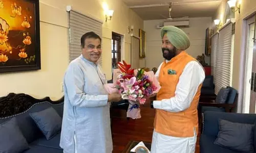 पंजाब भाजपा प्रमुख ने नितिन गडकरी से की मुलाकात, इंफ्रास्ट्रक्चर प्रोजेक्ट्स पर हुई चर्चा पंजाब भाजपा प्रमुख ने नितिन गडकरी से की मुलाकात, इंफ्रास्ट्रक्चर प्रोजेक्ट्स पर हुई चर्चा