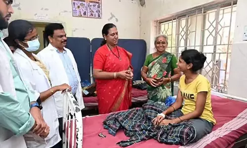 विरुधाचलम MLA का अस्पताल-बैंक-स्कूल दौरा विरुधाचलम MLA का अस्पताल-बैंक-स्कूल दौरा