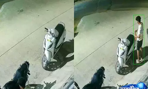 पार्किंग में खड़ी बाइकों से पेट्रोल गायब, इब्राहिमपटनम के लोगों ने उठाई सुरक्षा की मांग