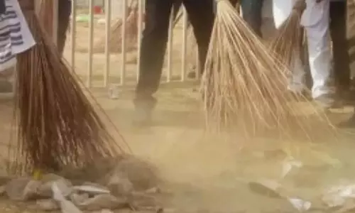 Chandigarh: ग्रामीण सफाई कर्मचारियों को सरकार की बड़ी सौगात Chandigarh: ग्रामीण सफाई कर्मचारियों को सरकार की बड़ी सौगात