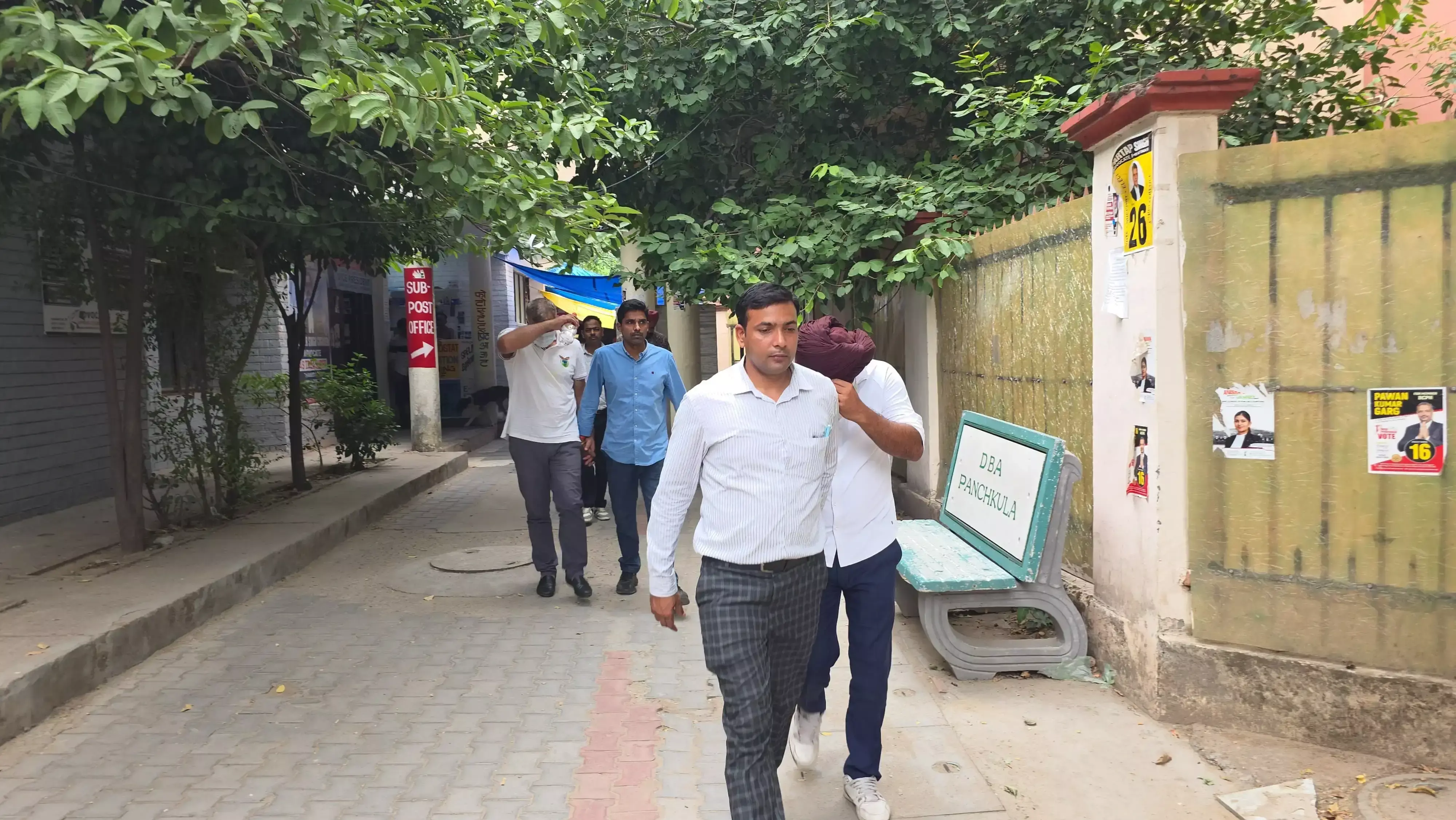 Chandigarh: गिरफ्तार पूर्व बैंक अधिकारी तीन दिन की रिमांड पर भेजे गए Chandigarh: गिरफ्तार पूर्व बैंक अधिकारी तीन दिन की रिमांड पर भेजे गए