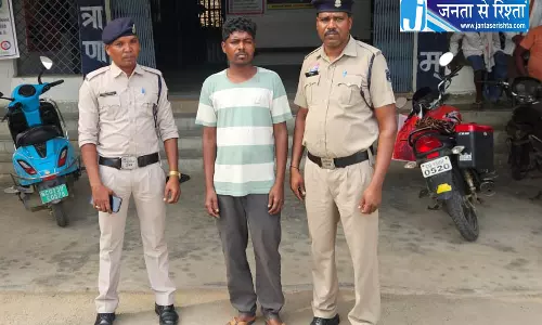 बलवा का आरोपी 11 साल से था फरार, गांव लौटा तो पुलिस ने दबोच लिया