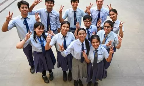 एनसीआर में आज से फिर गुलजार हुए स्कूल, नई ऊर्जा के साथ शुरू हुआ नया शैक्षणिक सत्र एनसीआर में आज से फिर गुलजार हुए स्कूल, नई ऊर्जा के साथ शुरू हुआ नया शैक्षणिक सत्र