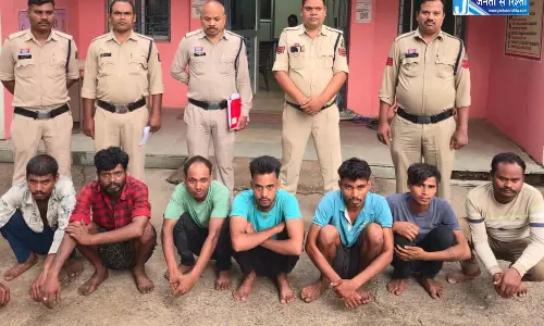 आदतन झगड़ा-मारपीट करने वाले 7 उपद्रवी युवकों को पुलिस ने जेल में डाला आदतन झगड़ा-मारपीट करने वाले 7 उपद्रवी युवकों को पुलिस ने जेल में डाला