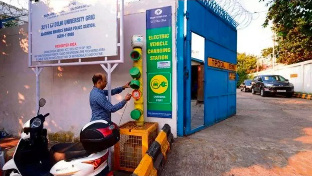 New Delhi: दिल्ली सरकार की नई ईवी नीति लागू, ई-वाहनों को मिलेगा प्रोत्साहन New Delhi: दिल्ली सरकार की नई ईवी नीति लागू, ई-वाहनों को मिलेगा प्रोत्साहन