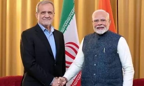 PM Modi के मुरीद हुए ईरान के राष्ट्रपति; शांति और वैश्विक स्थिरता के प्रयासों को सराहा PM Modi के मुरीद हुए ईरान के राष्ट्रपति; शांति और वैश्विक स्थिरता के प्रयासों को सराहा