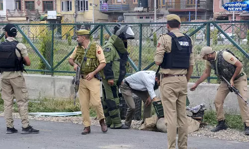 जम्मू-कश्मीर में बड़ी कार्रवाई: पूर्व KCCI अध्यक्ष डॉ. मुबीन अहमद शाह की संपत्ति अटैच जम्मू-कश्मीर में बड़ी कार्रवाई: पूर्व KCCI अध्यक्ष डॉ. मुबीन अहमद शाह की संपत्ति अटैच
