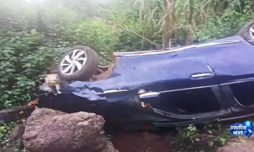 पर्यटकों की यात्रा दुखद हादसे में बदली: Koraput में कार के 300 फीट गहरी खाई में गिरने से एक की मौत, चार घायल