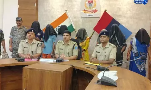 रामगढ़ केस: जमीन विवाद में अफसर की हत्या, गिरफ्तारी रामगढ़ केस: जमीन विवाद में अफसर की हत्या, गिरफ्तारी