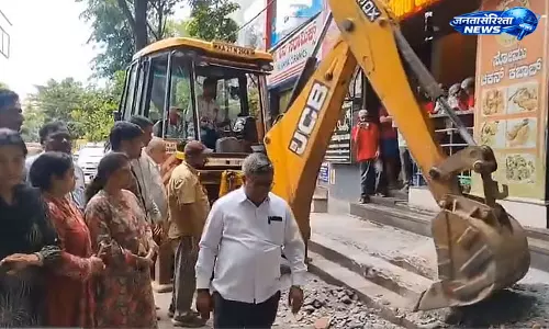 ग्रेटर बेंगलुरु में ‘सेफ फुटपाथ कैंपेन’ शुरू, कई इलाकों में अतिक्रमण हटाने की कार्रवाई तेज ग्रेटर बेंगलुरु में ‘सेफ फुटपाथ कैंपेन’ शुरू, कई इलाकों में अतिक्रमण हटाने की कार्रवाई तेज